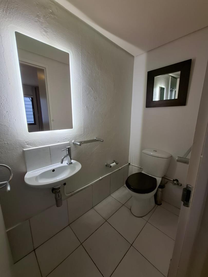 To Let 2 Bedroom Property for Rent in Sea Point Western Cape